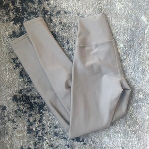 Alo Airbrush Leggings - Worn Twice - XS